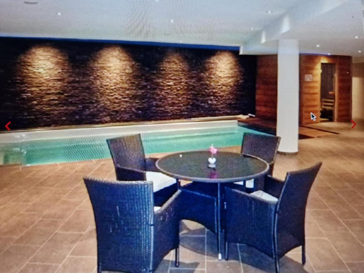 Superbe Appartement Champex-Lac Avec Piscine Et Sauna Exteriör bild