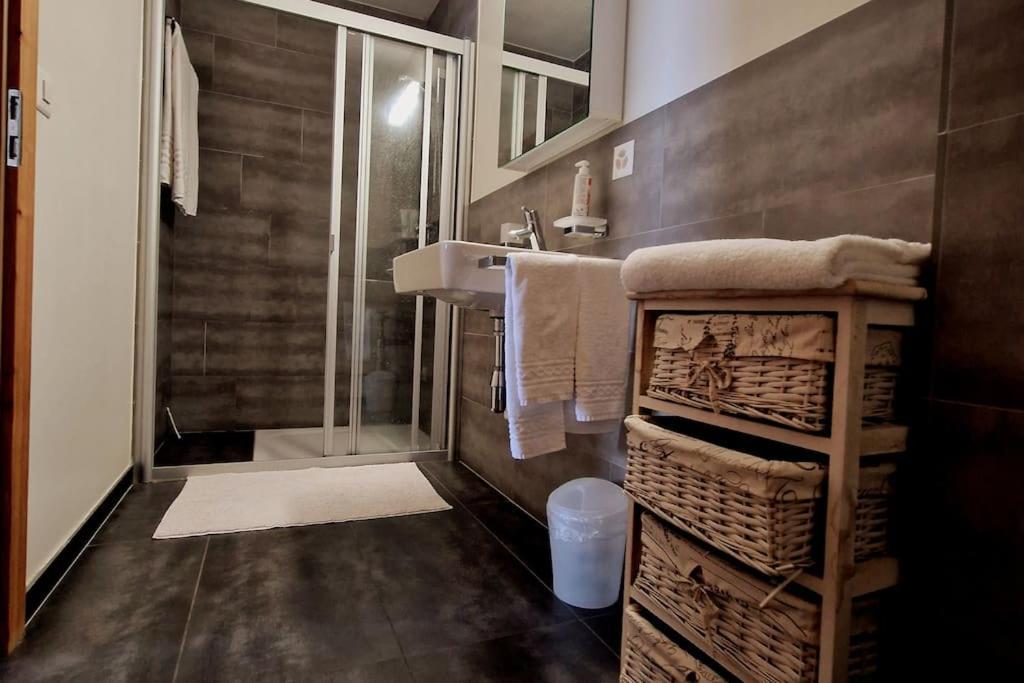 Superbe Appartement Champex-Lac Avec Piscine Et Sauna Exteriör bild